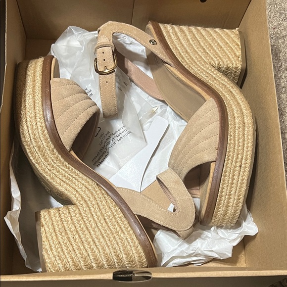 UGG Women's Beige Ankle Strap Sandals - Picture 3 of 7